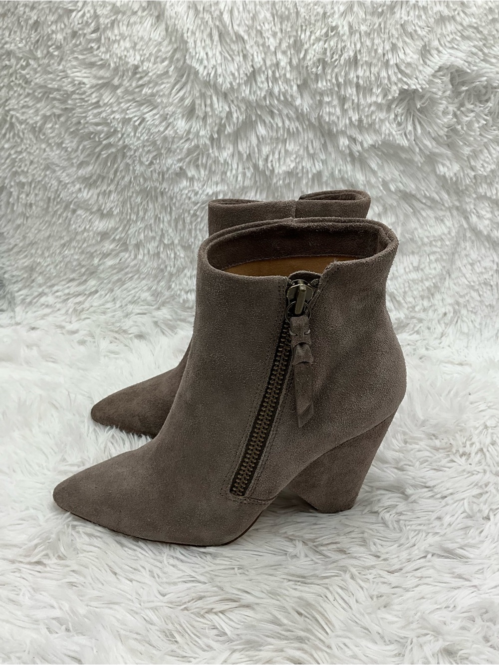 Splendid Ankle Booties Size 8.5 Taupe Suede Pointed Ankle Booties with Side Zip